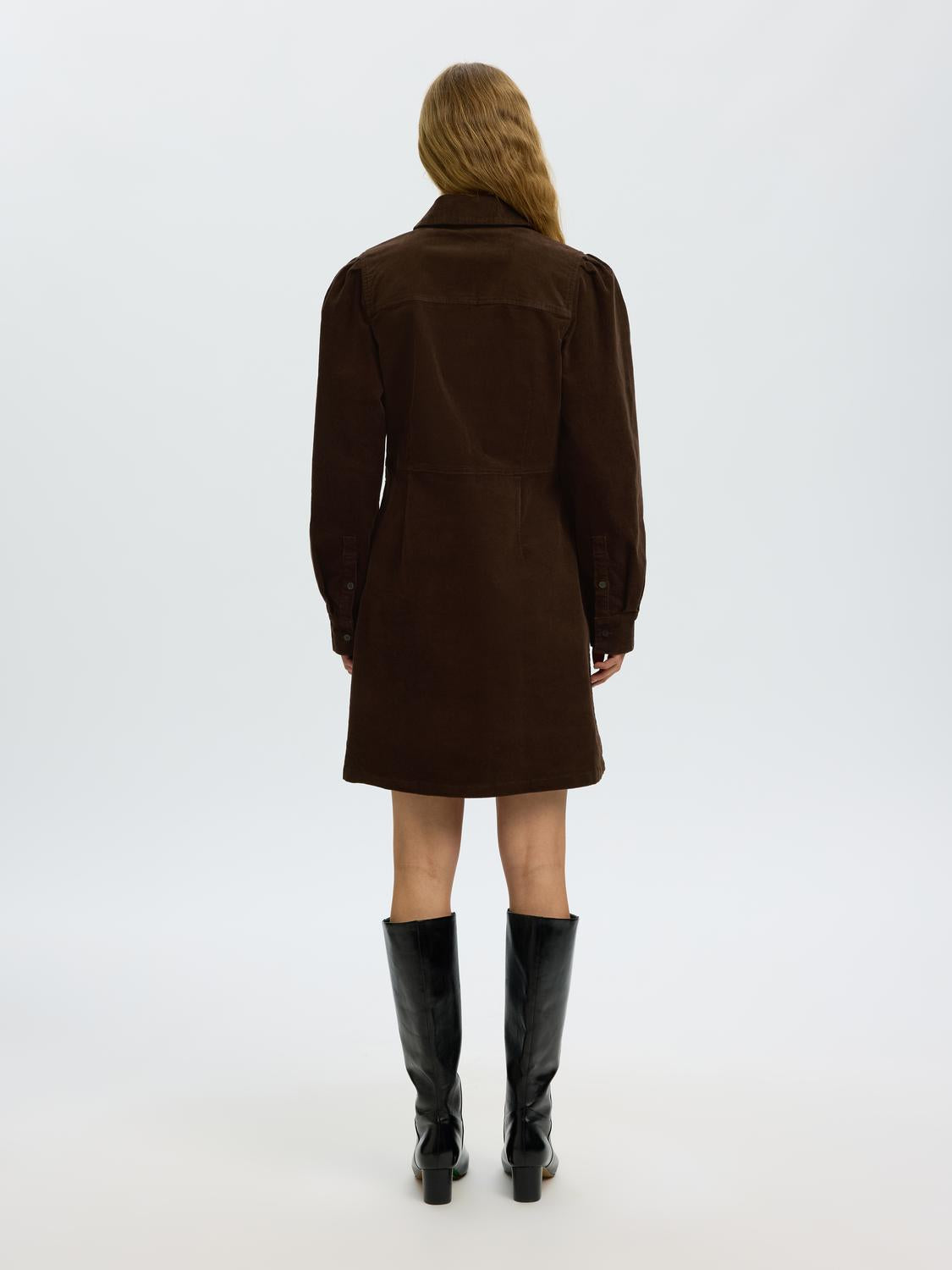 model_shot-back